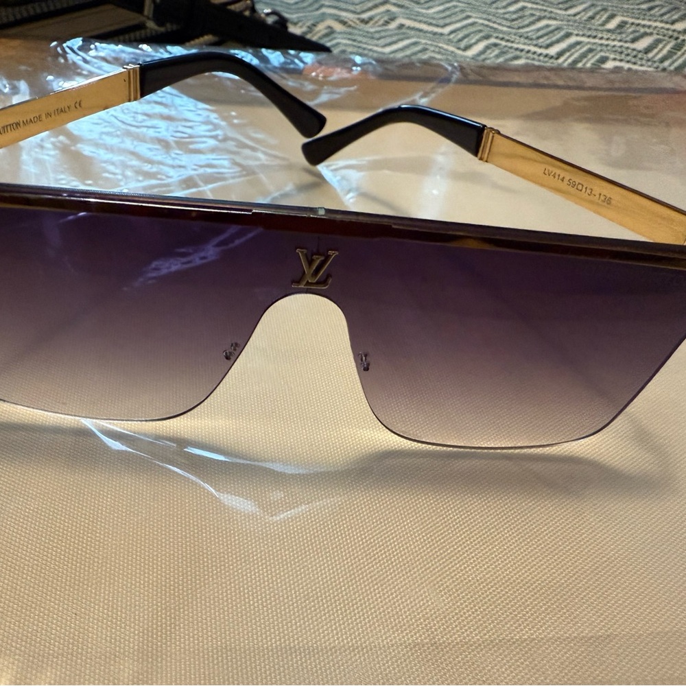 Louis Vuitton Gradient Purple Sunglasses
